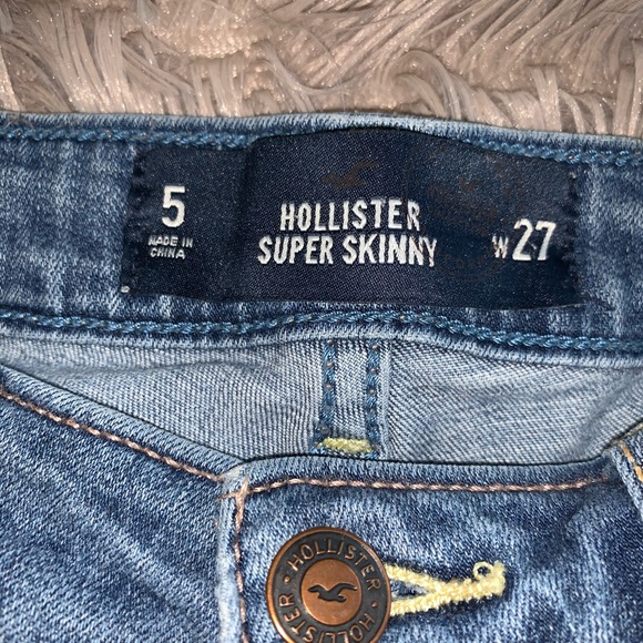 Hollister Distressed Skinny Jeans - Picture 4 of 7